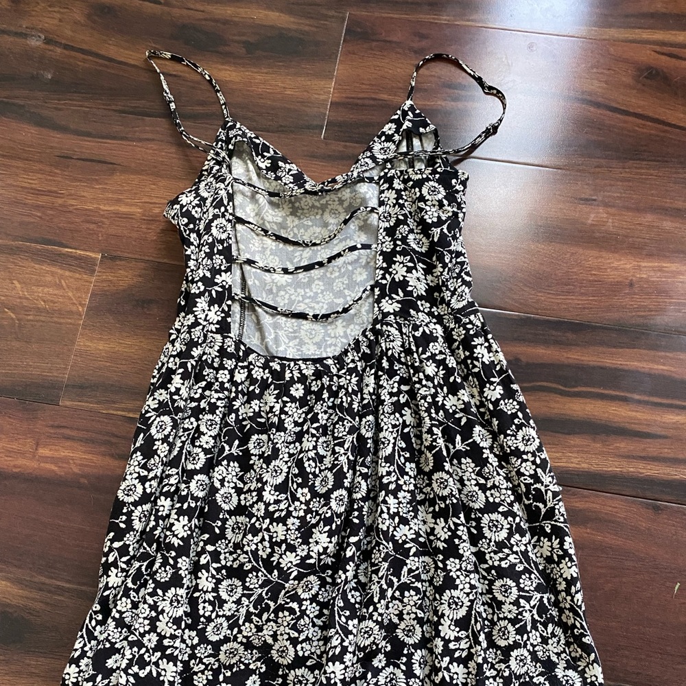 Dress - Picture 5 of 5